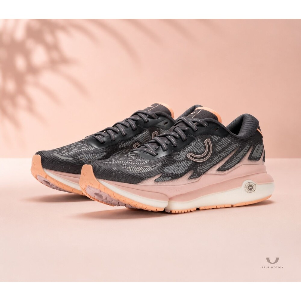 TRUE MOTION U-TECH VICHARA WOMENS 8.5 GERMAN ENGINEERED RUNNING SHOES NEW